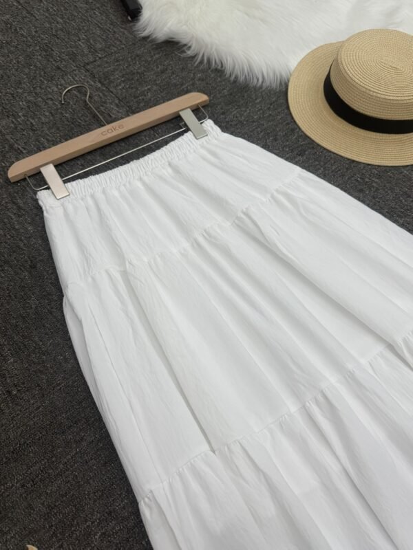 4bf8a00f-2369-41d0-81de-f35088830ce6-scaled-1.jpg Classic White Midi Skirt